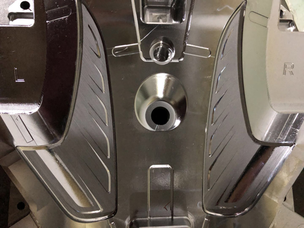 汽車燈裝飾模具鐳雕